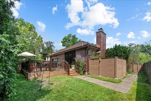 1317 Eskin Dr, Northbrook, IL 60062 - Photo 30