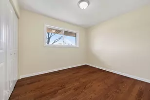 420 Berkshire Ln, Des Plaines, IL 60016 - Photo 12