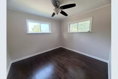 465 Arizona Boulevard, Hoffman Estates, IL 60169 - Photo 10