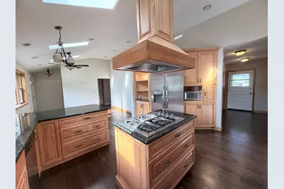 465 Arizona Boulevard, Hoffman Estates, IL 60169 - Photo 8
