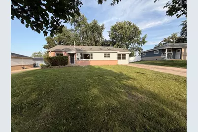 465 Arizona Boulevard, Hoffman Estates, IL 60169 - Photo 2