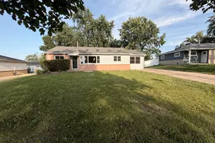 465 Arizona Blvd, Hoffman Estates, IL 60169 - Photo 2