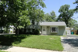 112 Fairlane Dr, Joliet, IL 60435 - Photo 2