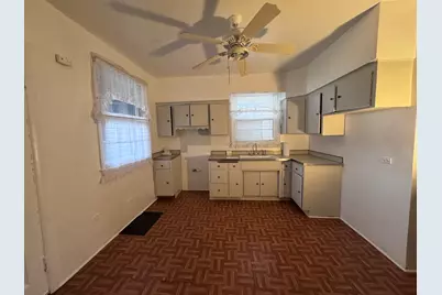 2454 W Diversey Avenue #2, Chicago, IL 60647 - Photo 6