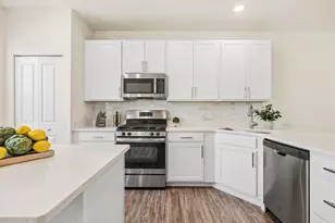 558 Cimmaron Cir, Crystal Lake, IL 60012 - Photo 6