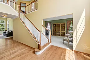 1674 Rolling Hills Dr, Crystal Lake, IL 60014 - Photo 2