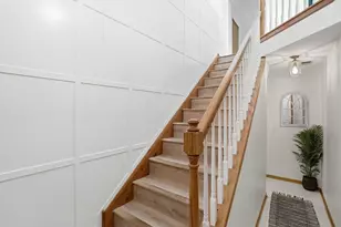 3255 N Daniels Ct, Arlington Heights, IL 60004 - Photo 2