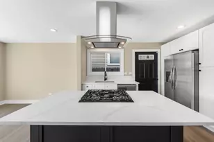 5024 S Lockwood Ave, Chicago, IL 60638 - Photo 8