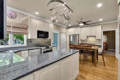919 Roslyn Road, Glen Ellyn, IL 60137 - Photo 14