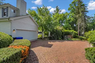919 Roslyn Rd, Glen Ellyn, IL 60137 - Photo 38
