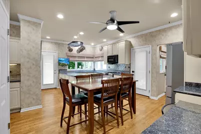 919 Roslyn Road, Glen Ellyn, IL 60137 - Photo 10