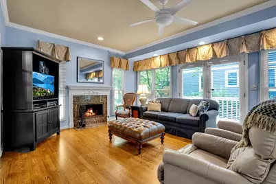 919 Roslyn Road, Glen Ellyn, IL 60137 - Photo 8
