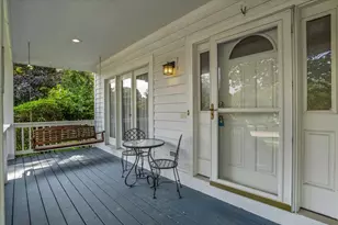 919 Roslyn Rd, Glen Ellyn, IL 60137 - Photo 4