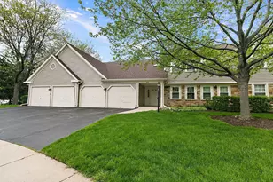 2838 Meadow Ln, Schaumburg, IL 60193 - Photo 1