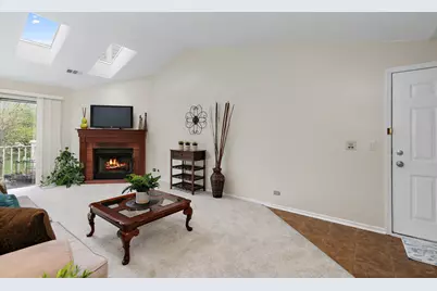 2838 Meadow Lane #W2, Schaumburg, IL 60193 - Photo 2