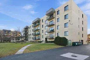 5840 W 104th St, Oak Lawn, IL 60453 - Photo 2