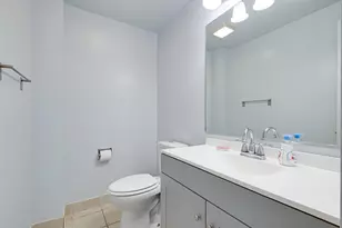 1721 N Wilshire Dr, Arlington Heights, IL 60004 - Photo 10