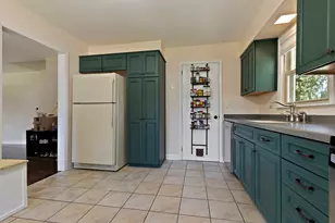 110 Cheri Ln, Antioch, IL 60002 - Photo 4