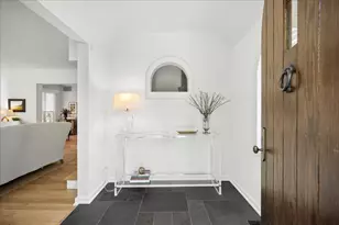 154 Glenwood Ave, Winnetka, IL 60093 - Photo 2