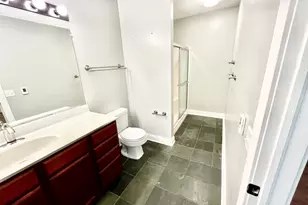 941 N Swift Rd, Addison, IL 60101 - Photo 14