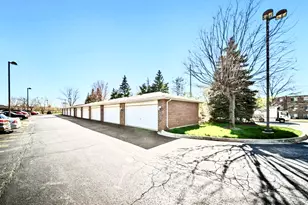 941 N Swift Rd, Addison, IL 60101 - Photo 20