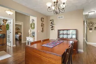 858 Freedlund Dr, Rockton, IL 61072 - Photo 8
