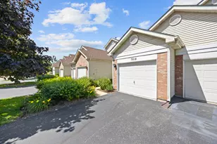 7818 Darien Lake Dr, Darien, IL 60561 - Photo 4