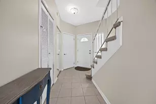 7818 Darien Lake Dr, Darien, IL 60561 - Photo 6
