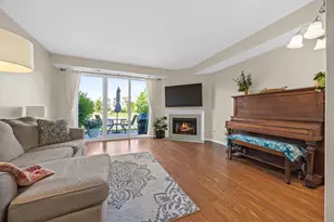 7818 Darien Lake Dr, Darien, IL 60561 - Photo 10