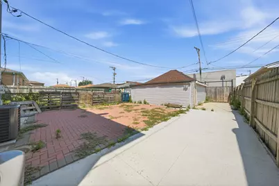 6939 S Komensky Avenue #2, Chicago, IL 60629 - Photo 16