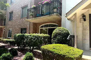 9424 S 77th Ct, Hickory Hills, IL 60457 - Photo 4