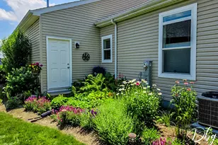 1512 Concord Circle, Grayslake, IL 60030 - Photo 76