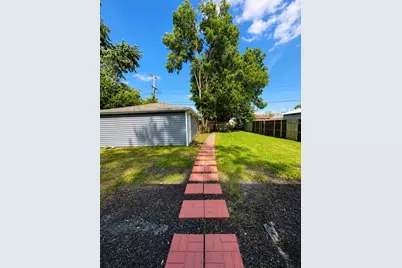 17037 Greenbay Avenue, Lansing, IL 60438 - Photo 12