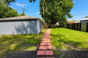 17037 Greenbay Ave, Lansing, IL 60438 - Photo 12