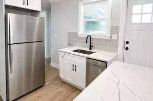 17037 Greenbay Ave, Lansing, IL 60438 - Photo 8