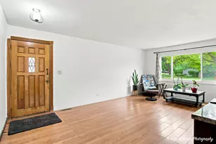 122 Hickory St, Mundelein, IL 60060 - Photo 4