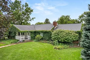 203 S Rosedale Ave, Aurora, IL 60506 - Photo 1