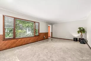 203 S Rosedale Ave, Aurora, IL 60506 - Photo 6