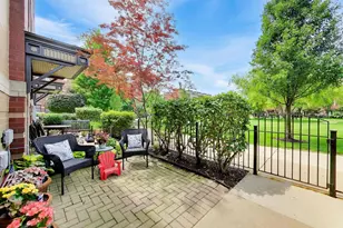 1005 N Kingsbury St, Chicago, IL 60610 - Photo 2