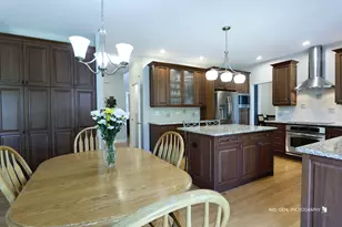 898 Lakeridge Ct, Aurora, IL 60502 - Photo 12