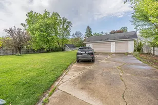 1275 Bloomingdale Rd, Glendale Heights, IL 60139 - Photo 28