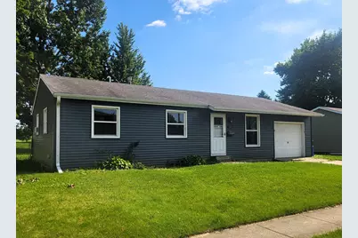 936 Avenue E, Rochelle, IL 61068 - Photo 1