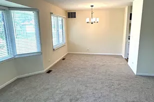 3100 Roberts Dr, Woodridge, IL 60517 - Photo 4