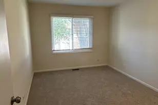 3100 Roberts Dr, Woodridge, IL 60517 - Photo 10