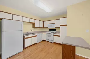 891 Central Ave, Highland Park, IL 60035 - Photo 4