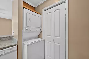 1370 Woodcutter Ln, Wheaton, IL 60189 - Photo 14