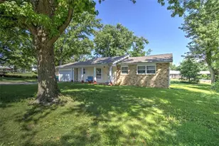 1130 S Wildwood Dr, Mt. Zion, IL 62549 - Photo 2