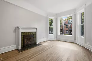3751 N Clifton Ave, Chicago, IL 60613 - Photo 2