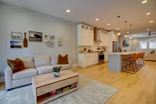 2438 N Western Ave, Chicago, IL 60647 - Photo 8