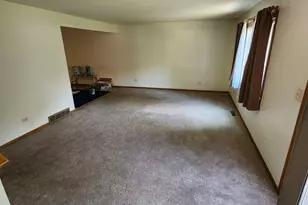 765 Washington St, Woodstock, IL 60098 - Photo 2